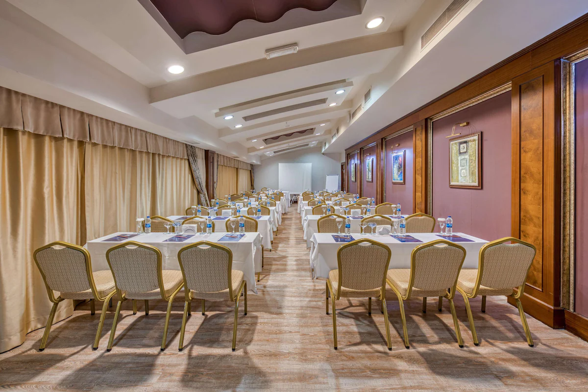 اتاق کنفرانس سی لایف فامیلی ریزورت